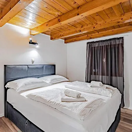 Hébergement de vacances In With Sauna *